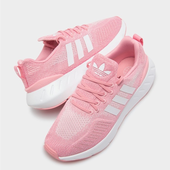 Adidas Women’s Swift Run 22 Trainers Size 6.5 - Picture 1 of 9